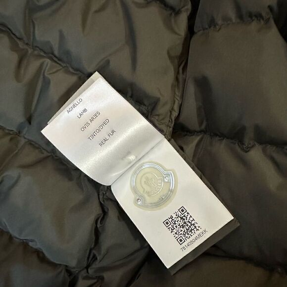 Moncler down Jacket with fur trim collar size XS - Picture 6 of 10